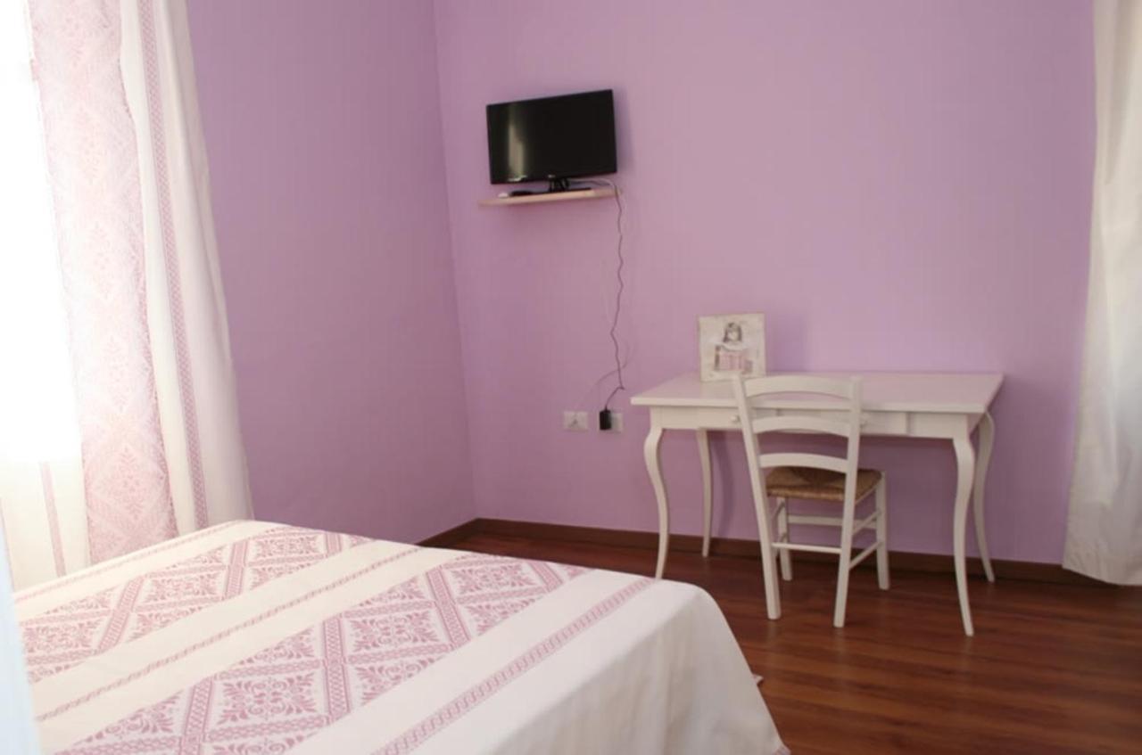 Guest House Le Gemelle Luras Kültér fotó