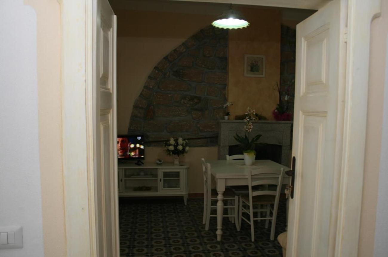 Guest House Le Gemelle Luras Kültér fotó