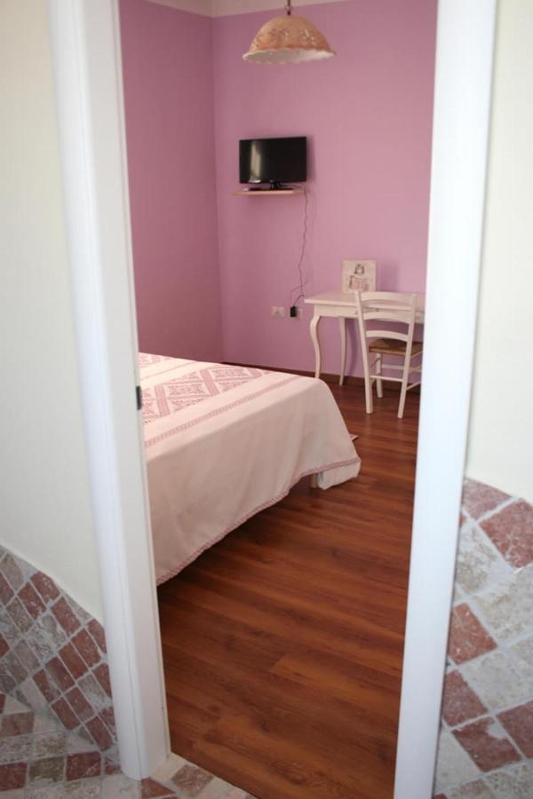 Guest House Le Gemelle Luras Kültér fotó