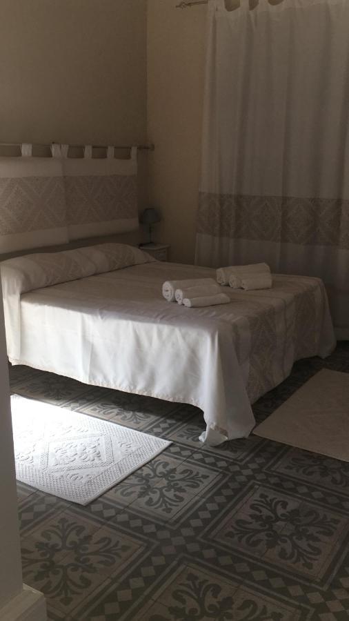 Guest House Le Gemelle Luras Kültér fotó