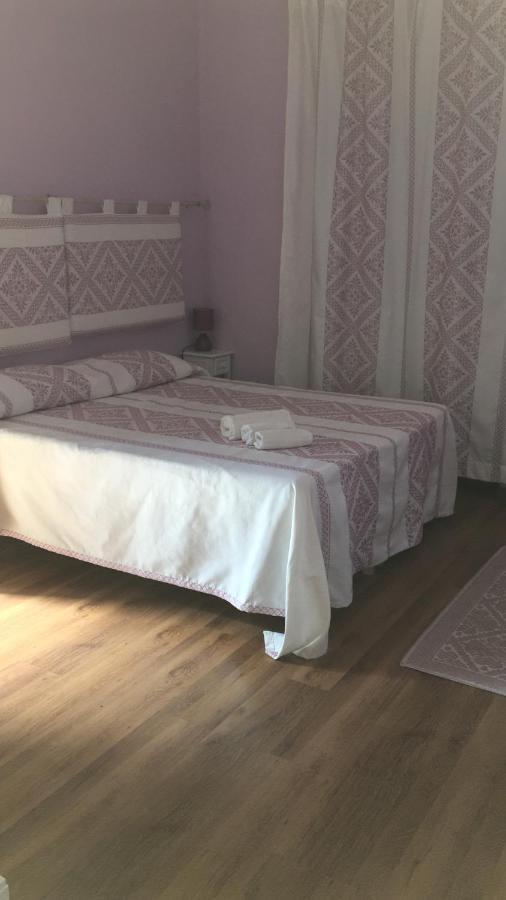 Guest House Le Gemelle Luras Kültér fotó
