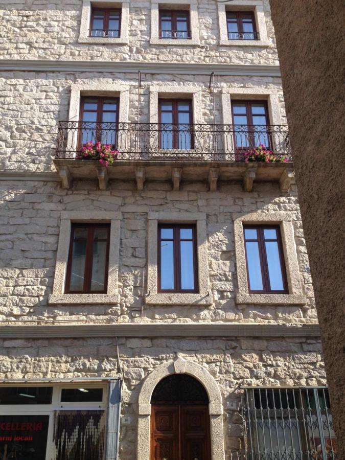 Guest House Le Gemelle Luras Kültér fotó