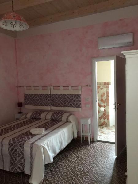 Guest House Le Gemelle Luras Kültér fotó