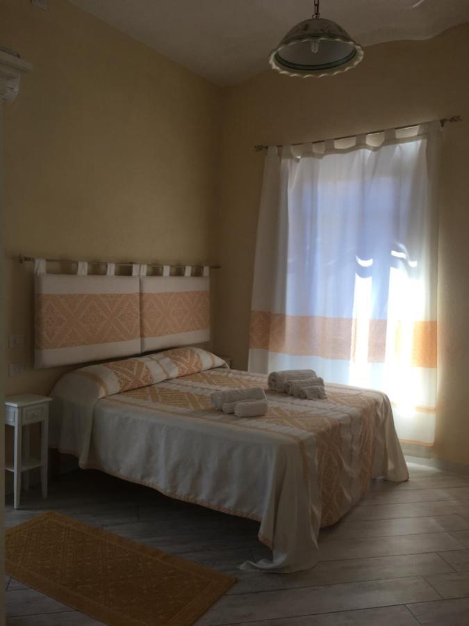 Guest House Le Gemelle Luras Kültér fotó